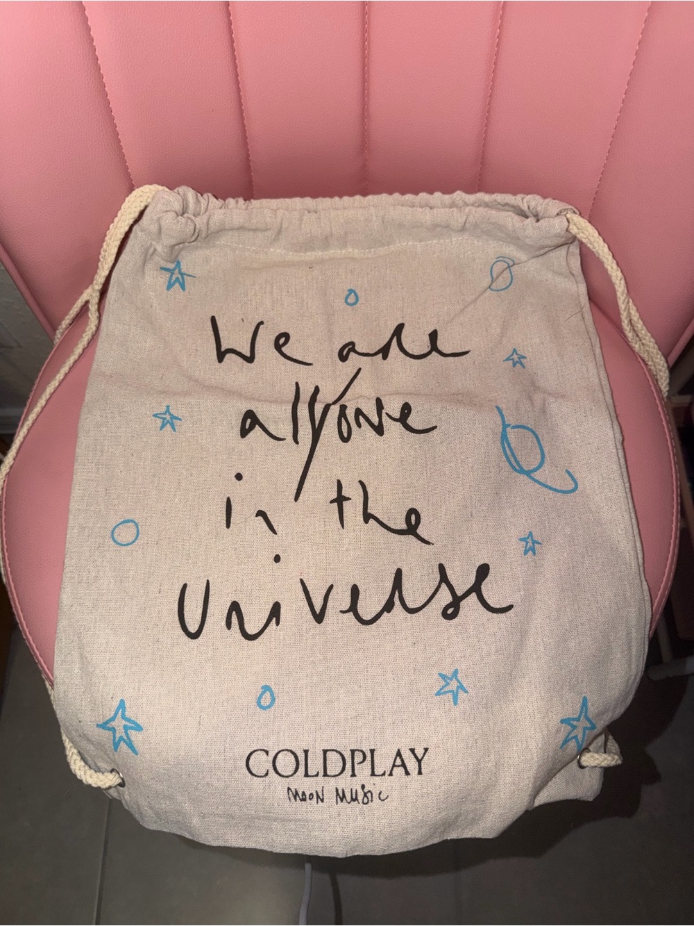 Coldplay 'We Are All One in the Universe' Drawstring Canvas Bag - Cream & Blue